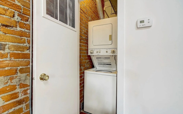 FRONTDESK Mariner's Court Apts Northern Liberties Philadelphia
