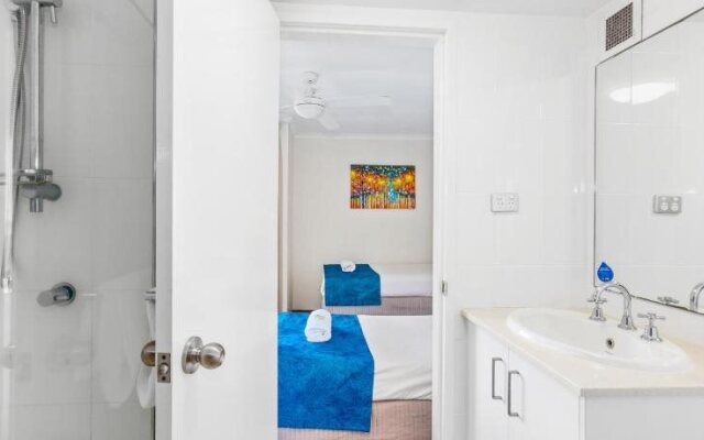 Rainbow Commodore Apartments