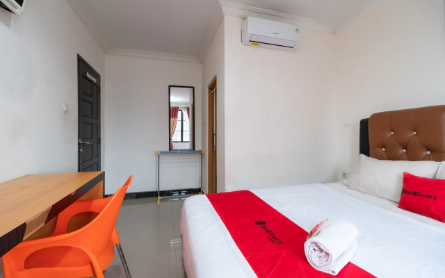 RedDoorz near RSIA Andini Pekanbaru