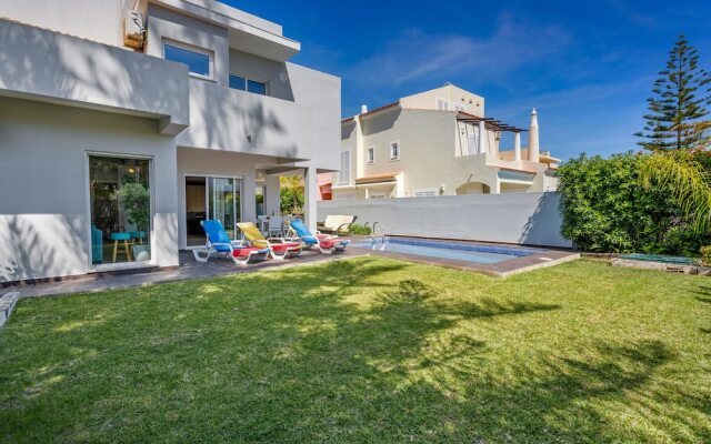 Casa Del Mar Vilamoura - Newly Renovated 3 Bedroom Villa With Pool, A/c and Wifi