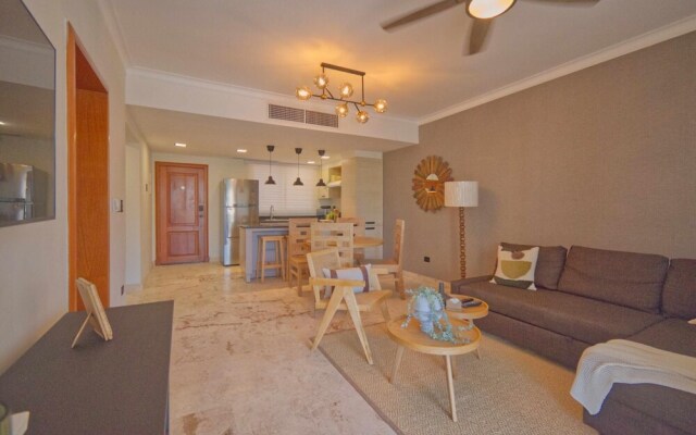 Pompano 202 Amazingly Situated One-bedroom Apartment in Ocean-front Condominium
