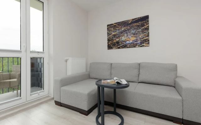 Comfy Apartment With Parking by Renters