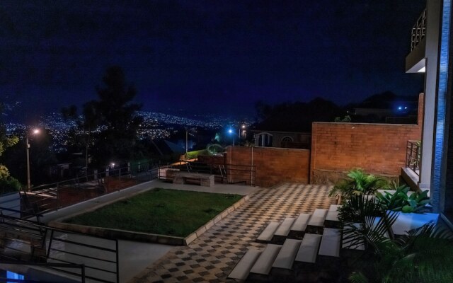 Rooftop View Apartments Rebero