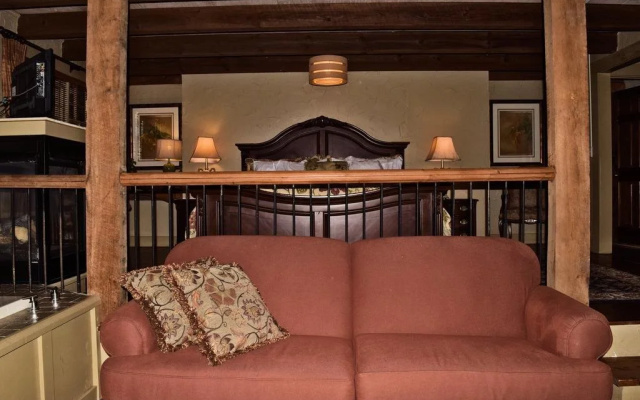 The Overlook Inn Bed and Breakfast