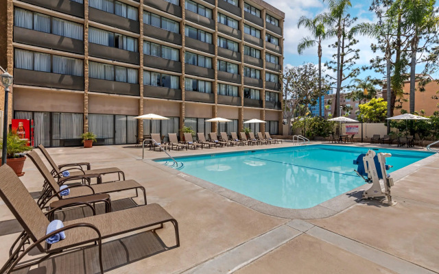 Clarion Hotel Anaheim Resort