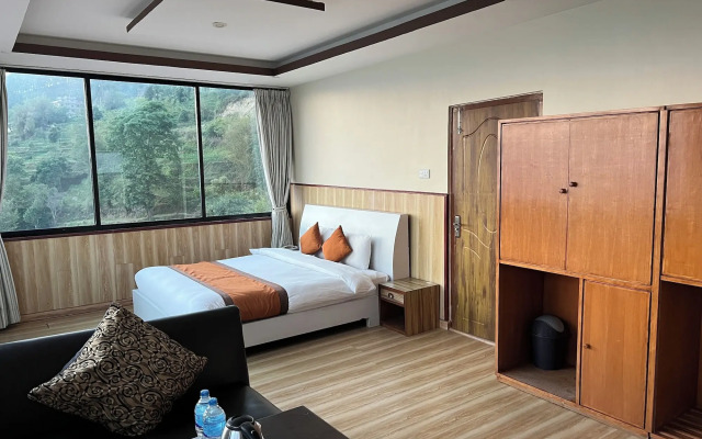 Ratna Giri Resort