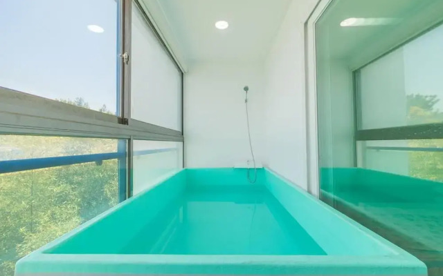 Geoje Rockspa Pension