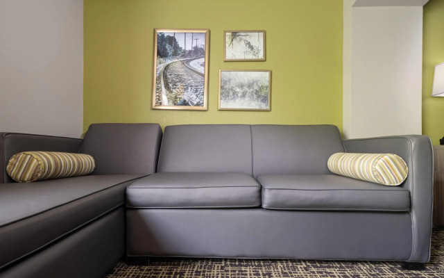 La Quinta Inn & Suites by Wyndham Atlanta Stockbridge