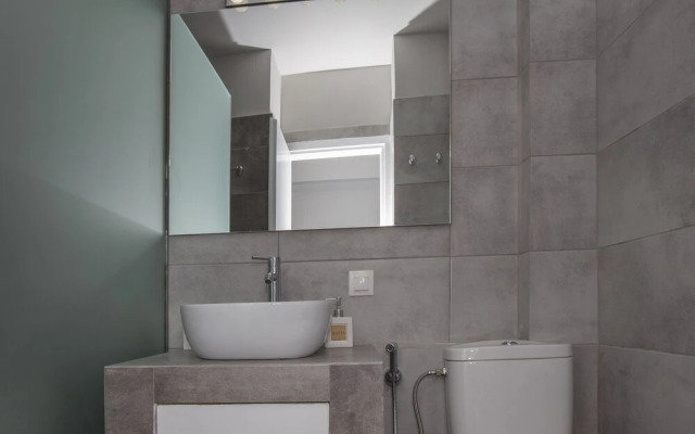 Homelike Studios in the Heart of the City by GHH