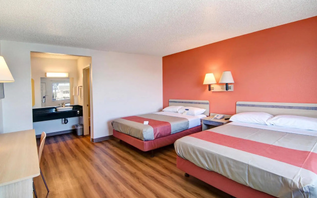 Motel 6 Euless, TX - Dallas