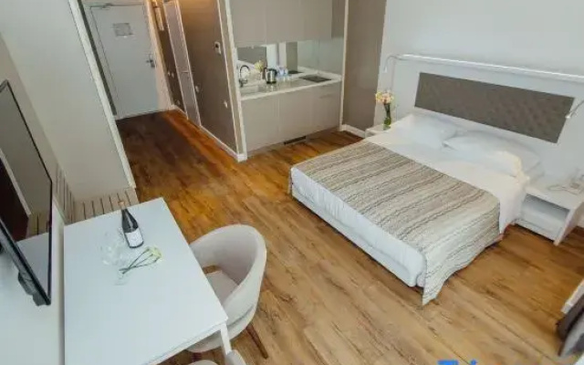 Sunshine Apartments in Alliance Palace