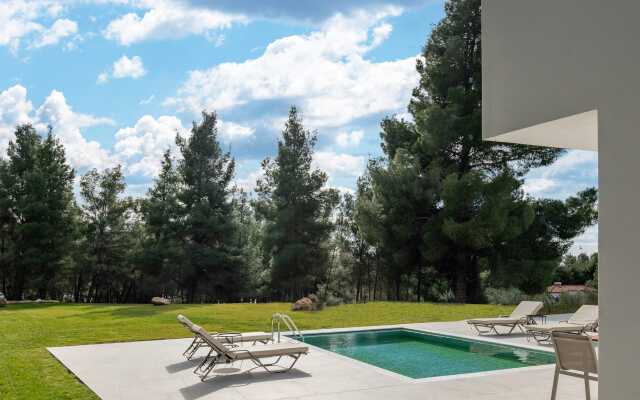 Nikiti Botanic Pool Suites