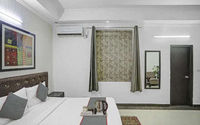 OYO Townhouse 764 Hotel Happy Keys Townhouse