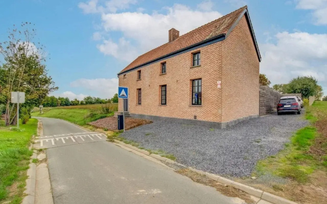 Lush Holiday Home in Vlaanderen With Private Pool