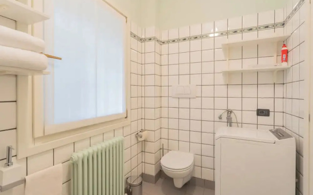 Besana 9 On the Lake - Private Garden & Parking by Rent all Como