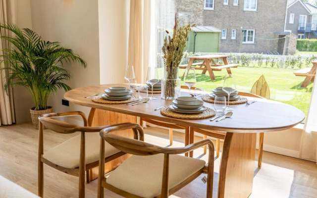 Renovated Apartment With Garden and Parking