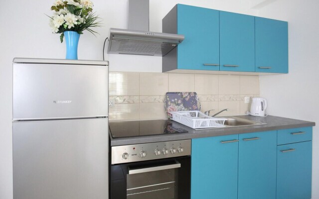 Beautiful Apartment in Sukosan With Wifi and 2 Bedrooms