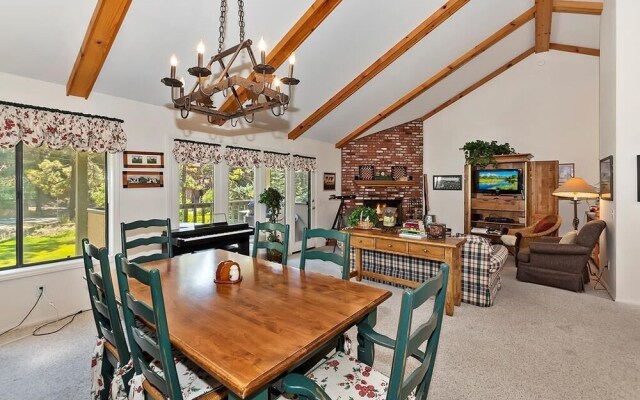 079 Golf and Ski Home