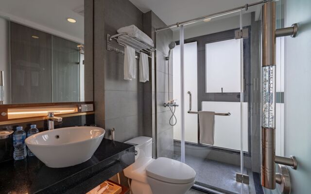 Moon West Lake Serviced Apartment