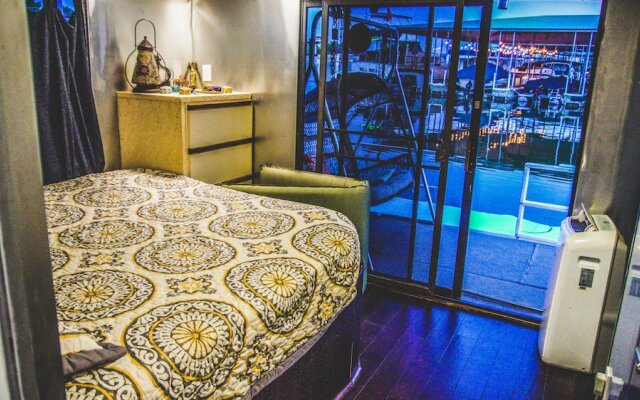 Airstream Houseboat Amazing Lake Travis View