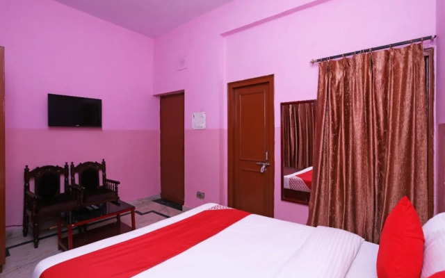 Oyo 18393 Chandra Guest House
