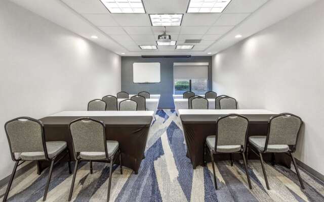 Comfort Suites Whitsett - Greensboro East