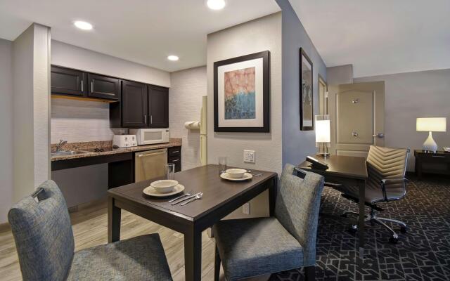 Homewood Suites by Hilton Edgewater