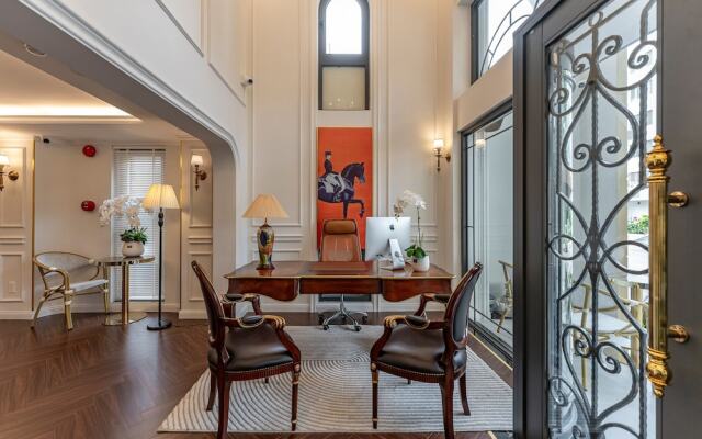 Golden Sun Apartment & Hotel