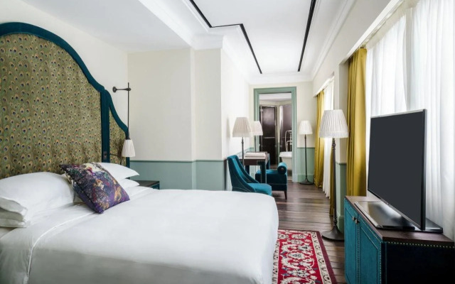 Maxwell Reserve Singapore, Autograph Collection