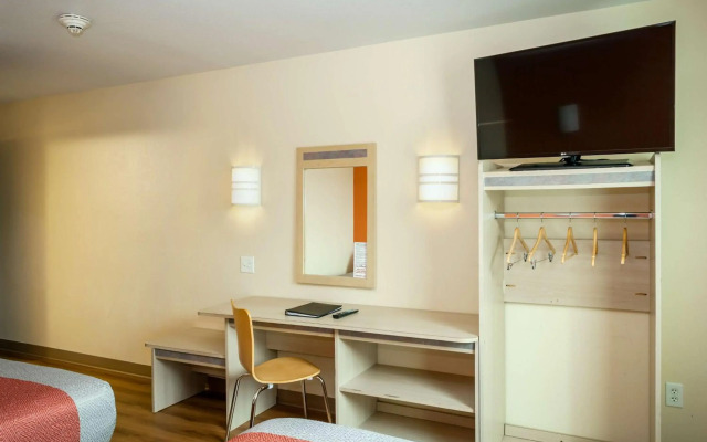 Motel 6 Anchorage, AK - Midtown