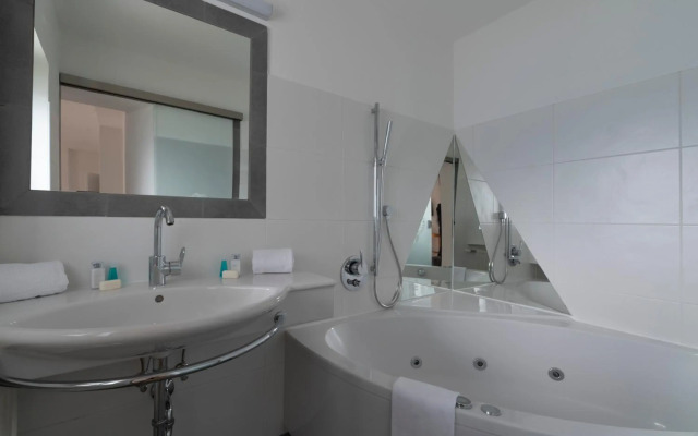 Romantik Residenz Ferienwohnungen Hotel Im Weissen Rössl