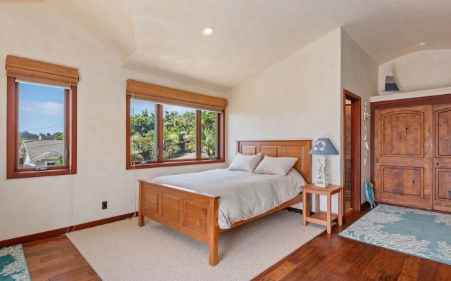 Blue Ocean View Retreat - Minutes to Beach