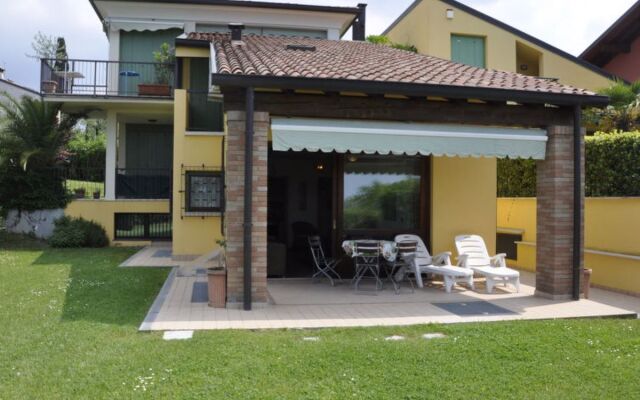 THE VILLAGE MIRó (LAZ240)