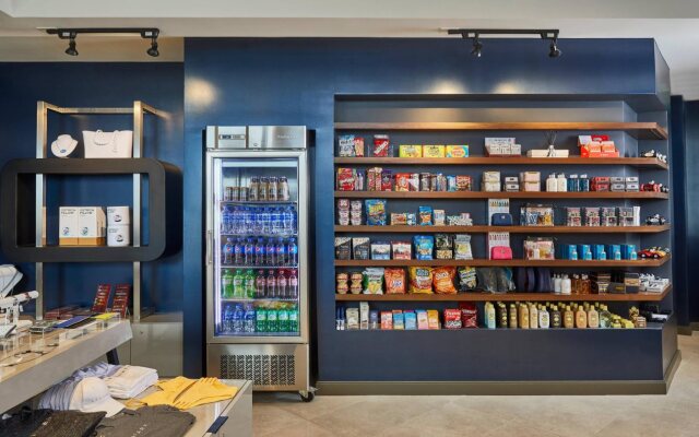 The Daytona, Autograph Collection