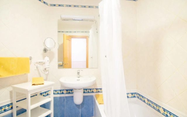 Apartamentos Punta Marina by LIVVO