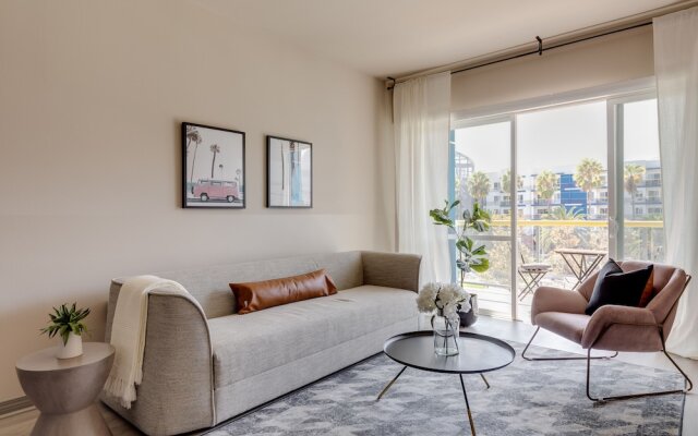 1-Bdrm Getaway in Marina Del Rey (1310)