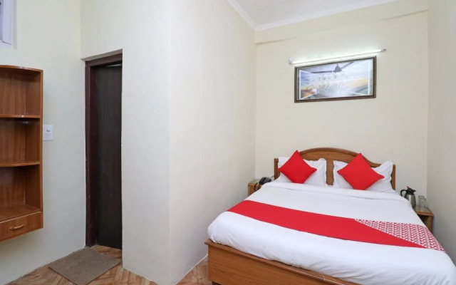 Hotel Binsar Rooms By OYO Rooms