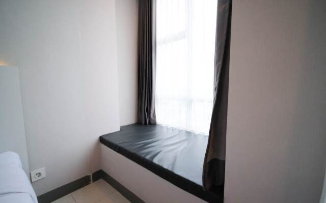 Nice And Comfy Studio At Supermall Mansion Apartment