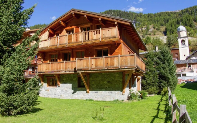 Cosy Apartment in Tignes With Garden