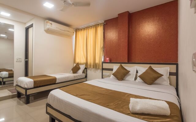 OYO 7892 Hotel Minerva Residency