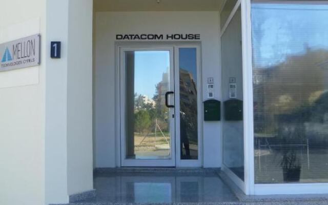 Double room with ensuite bathroom at Datacom building