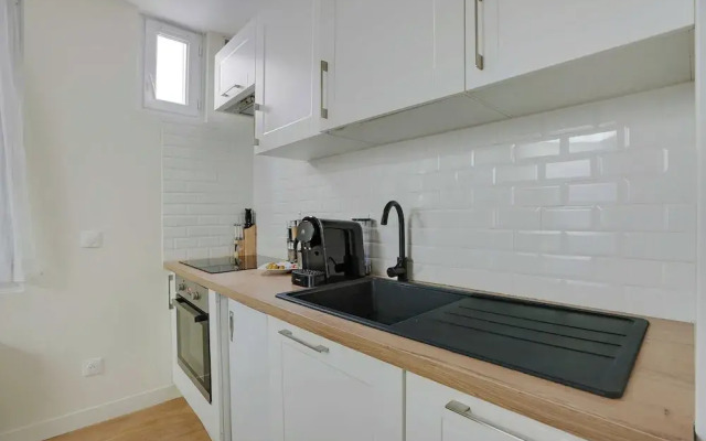 Cosy Apartment With 2 Rooms in Marais