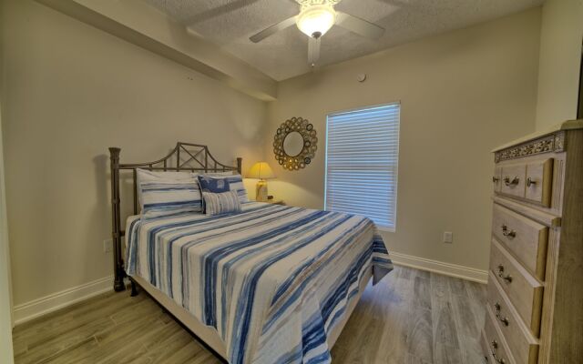 Marvelous Condo with Beachside Pool and Free Poolside WiFi - Unit 0902 by RedAwning