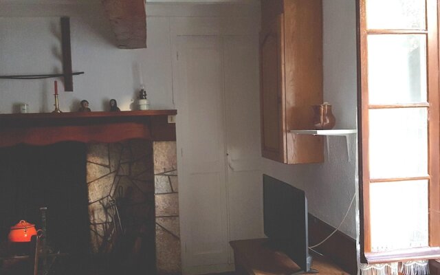 House With 3 Bedrooms in Vic-fezensac, With Wifi - 146 km From the Slo