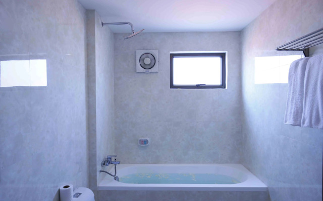 Holy Angkor Deluxe Hotel