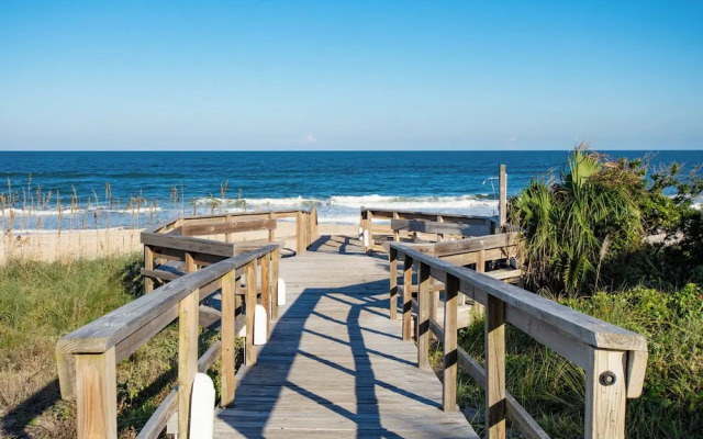 Spinnakers Reach 833