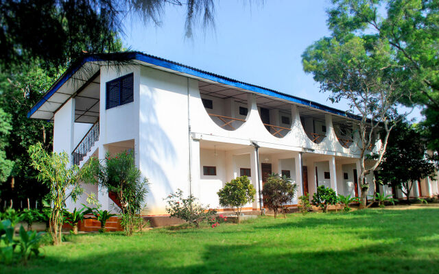 Nilaveli Crystal Blue Hotel