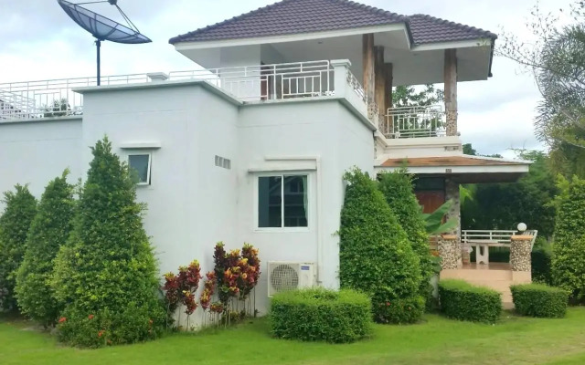 Tanaosri & Creekside Resort