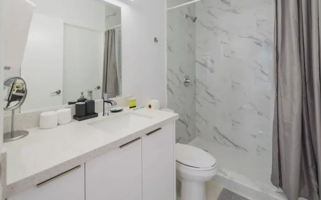 1BR Condo wRooftop Pool at Wynwood