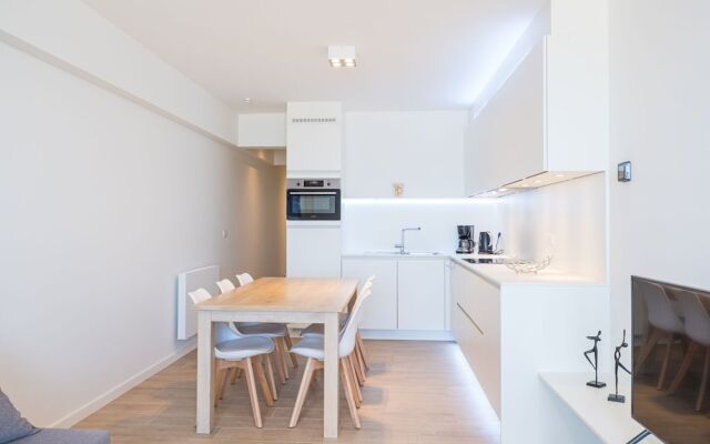 Apartment Overlooking the sea